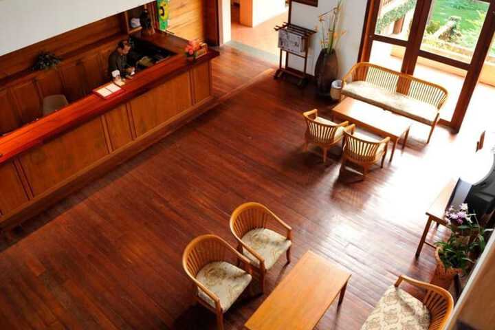 Guest Lobby