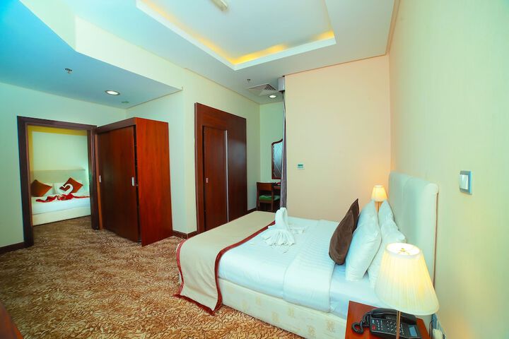 Room 16 of 32