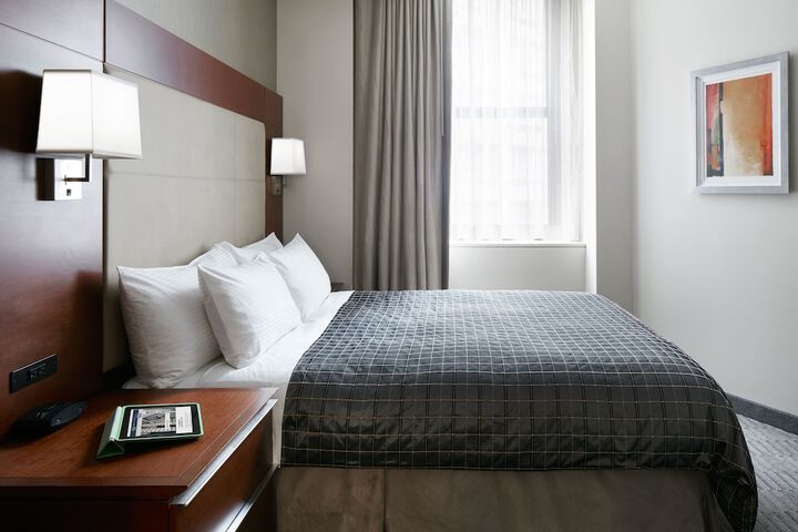 Classic Queen Bed (23 of 29)