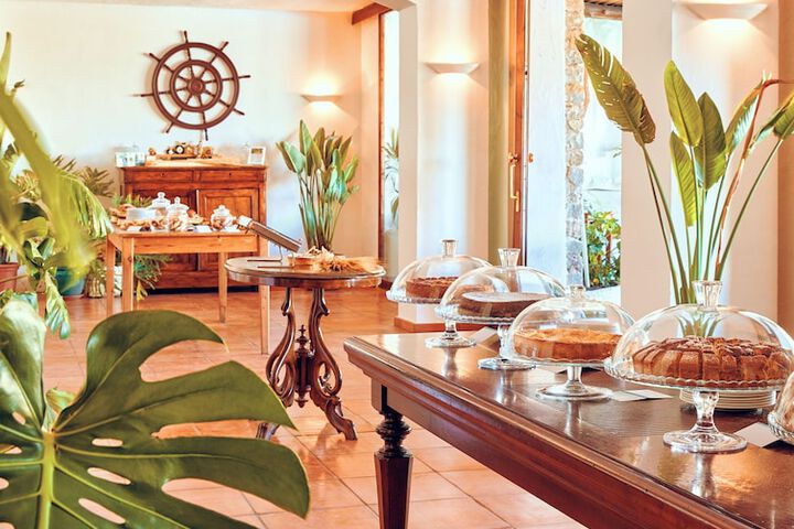 Breakfast/Coffee Service 98 of 148