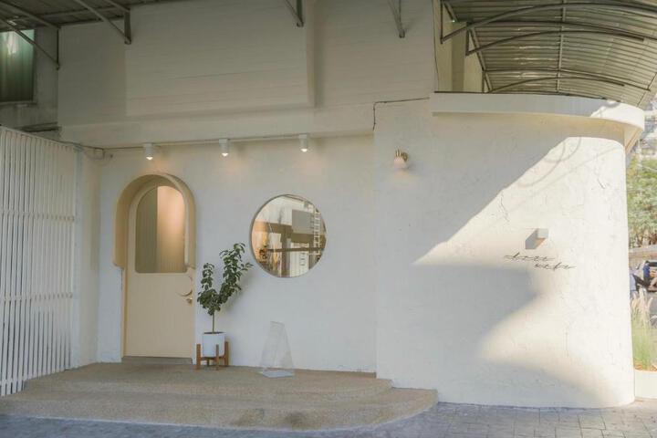 2BR minimal mu-ji style 120SQM / Best location