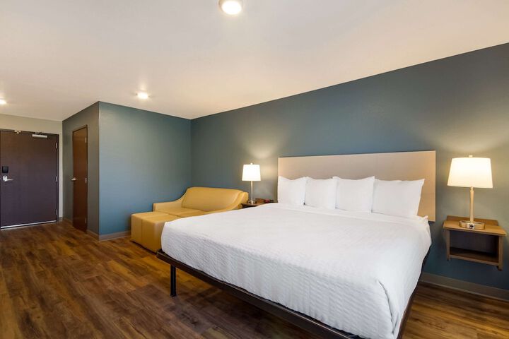 Standard | King Bed (10 of 10)