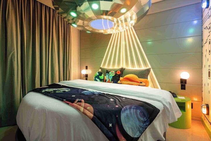 Room 30 of 75