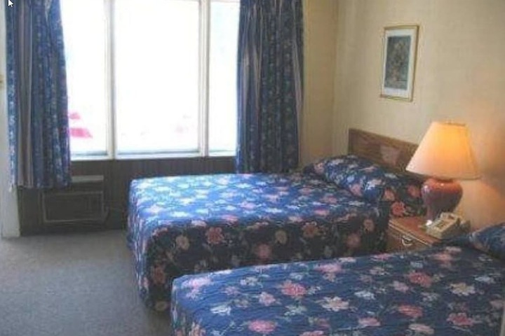 Room 2 of 28