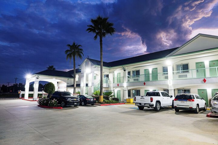 Hotel 8 of 11