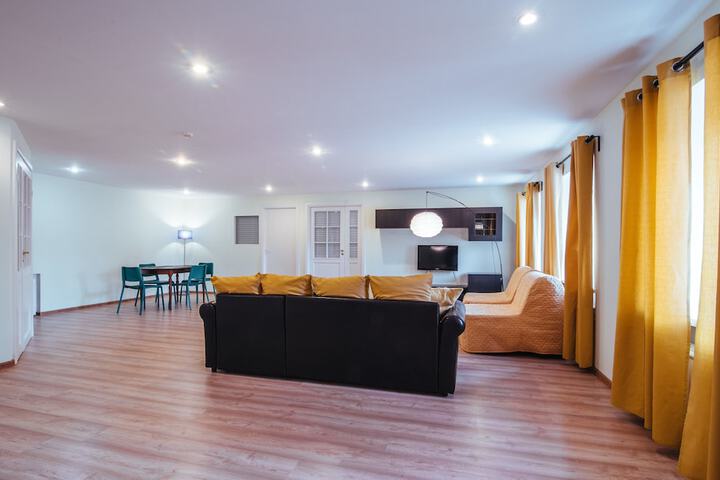 Room 30 of 40