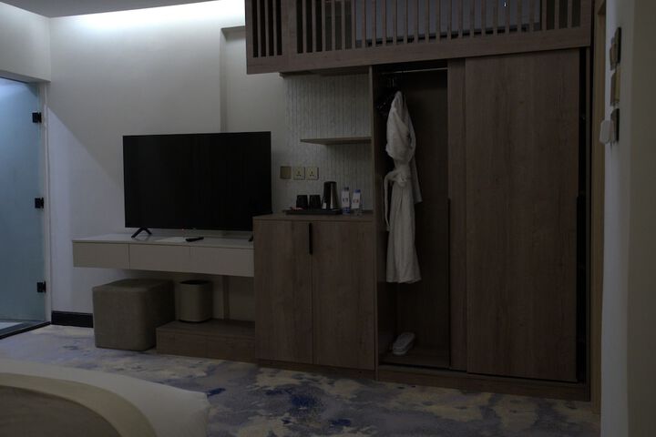 Room 13 of 47
