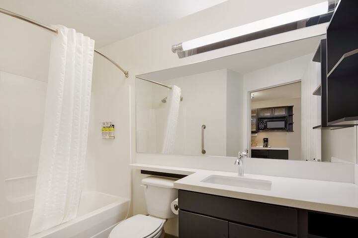 Studio Suite 1 King (2 of 18)