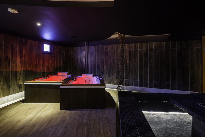 Spa 38 of 53