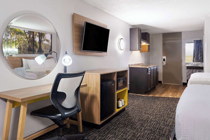 1 King Bed Studio Efficiency Suite (5 of 19)