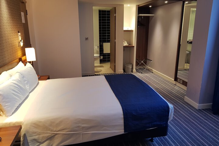 Room 13 of 65