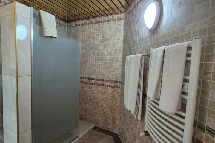 Room 20 of 26