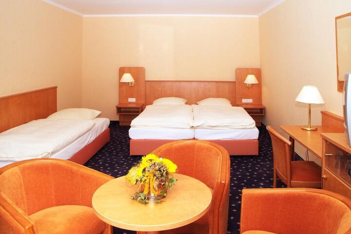 Room 9 of 38