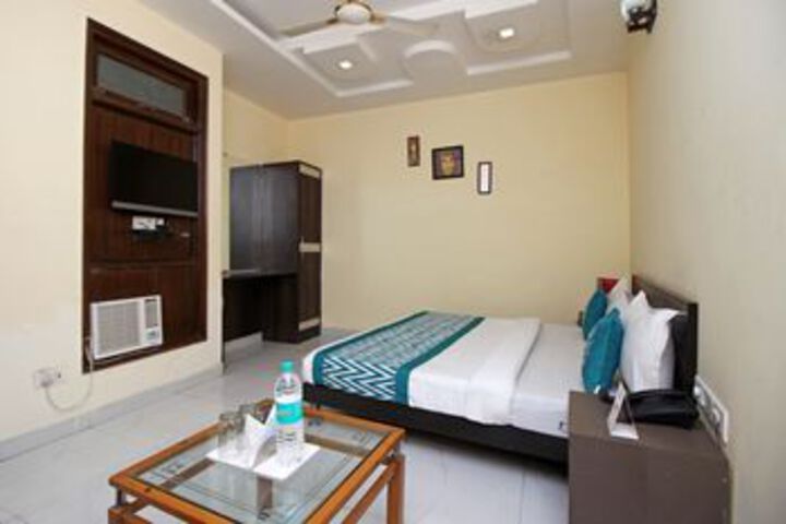 Room 14 of 22