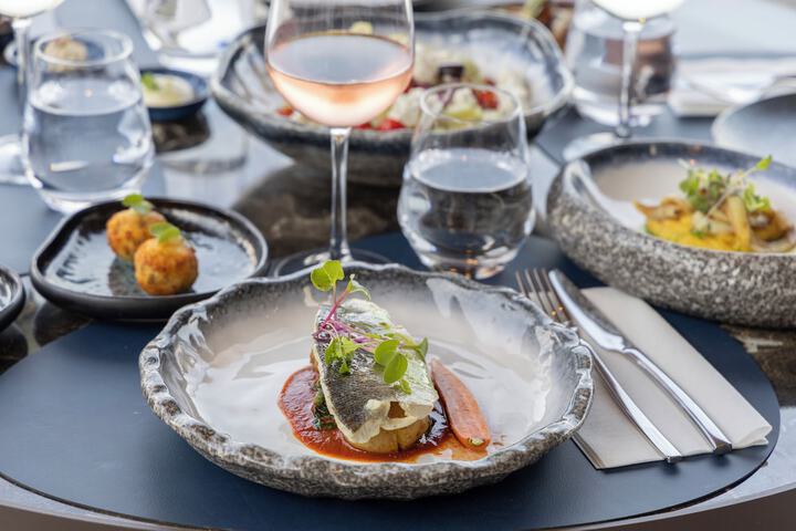 Dining 54 of 95