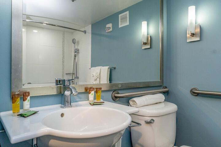 Room 15 of 18