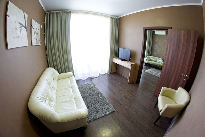 Room 12 of 50