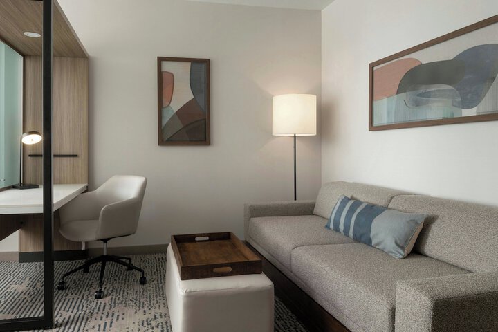 Room 10 of 22