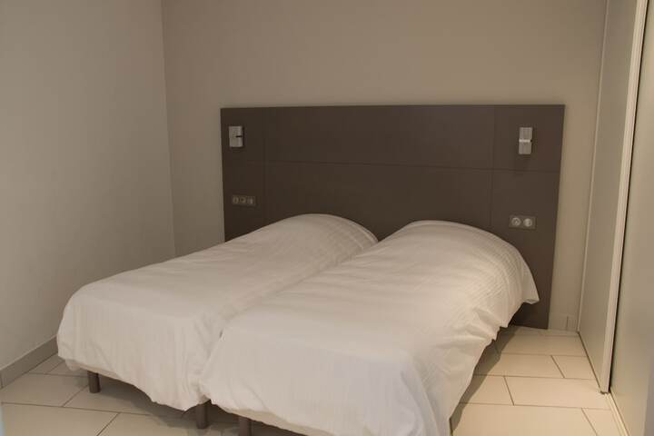 Room 12 of 41