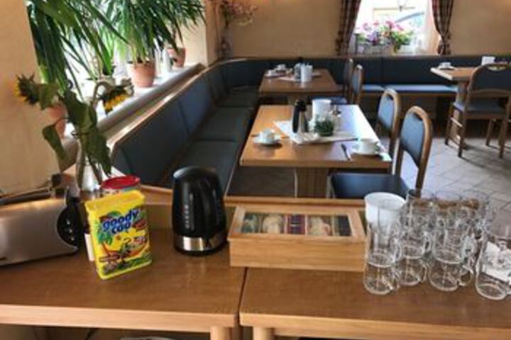 Breakfast/Coffee Service 7 of 46