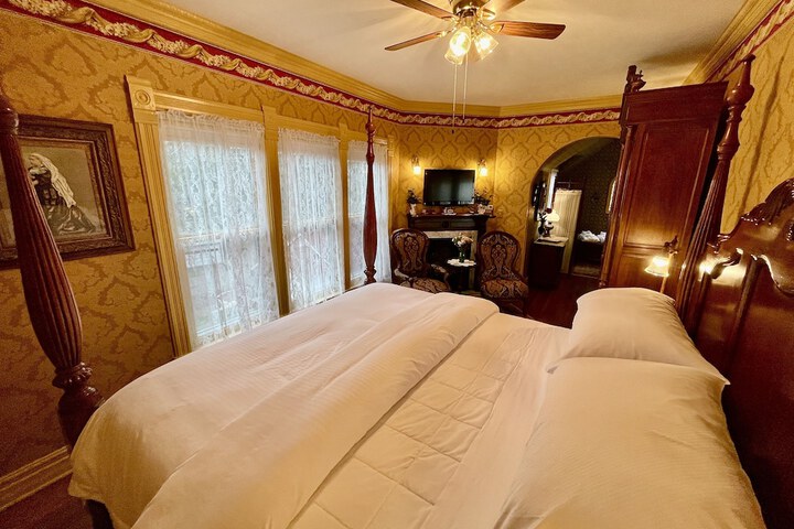Room 27 of 89