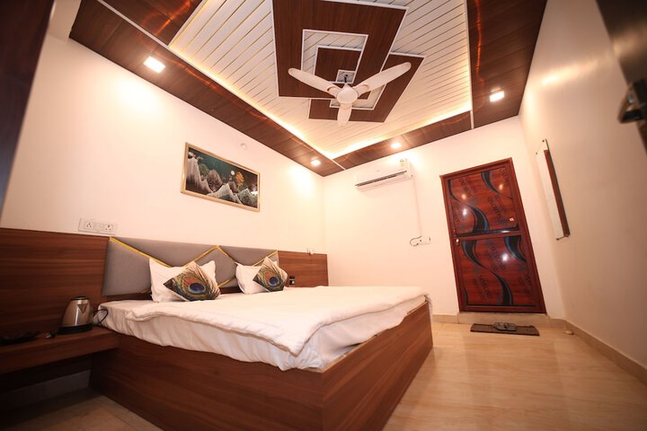 Room 17 of 39