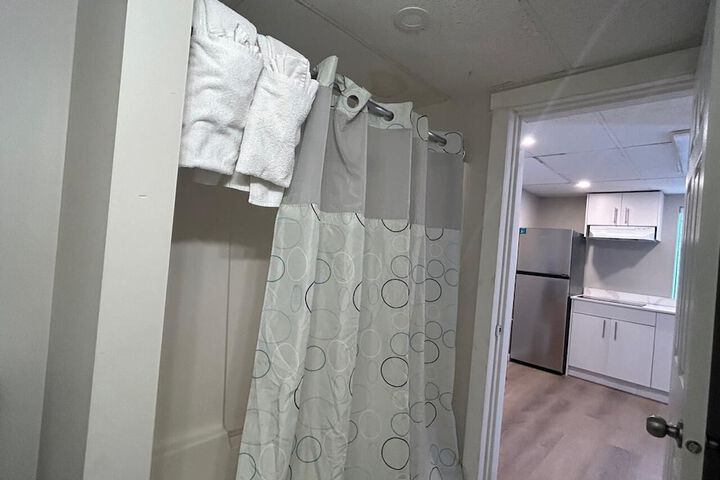 Room 15 of 33