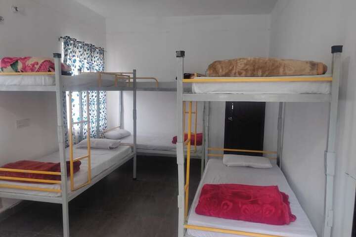 Room 8 of 17