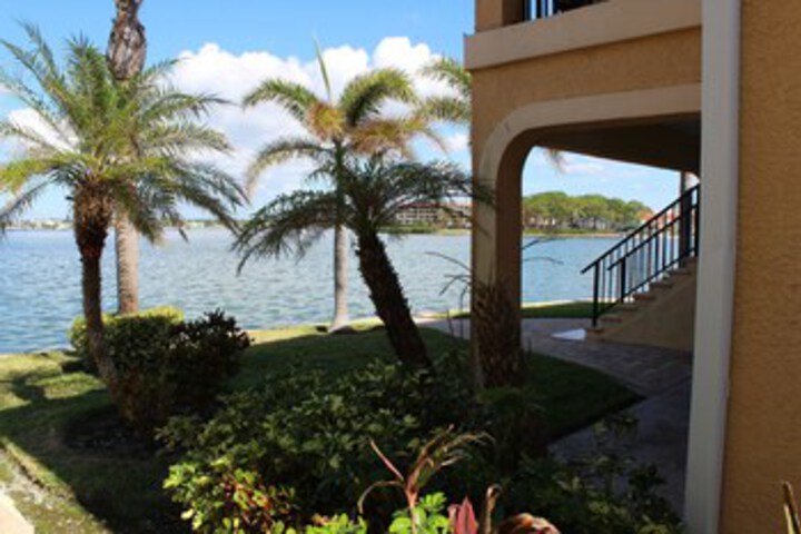 Hotel Exterior 10 of 38