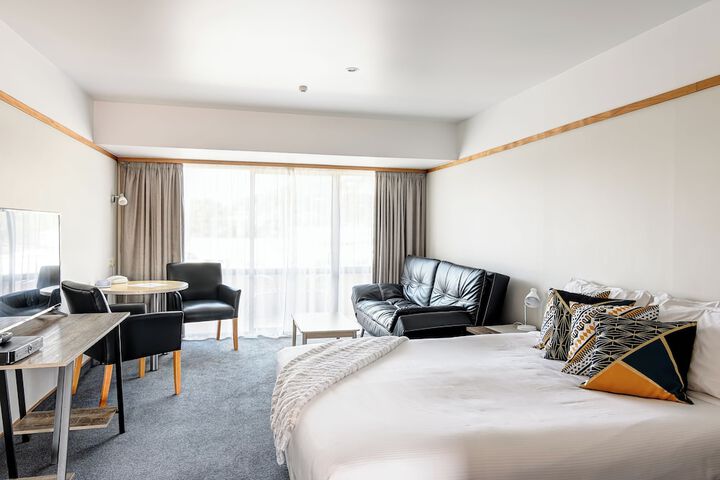 Room 10 of 86