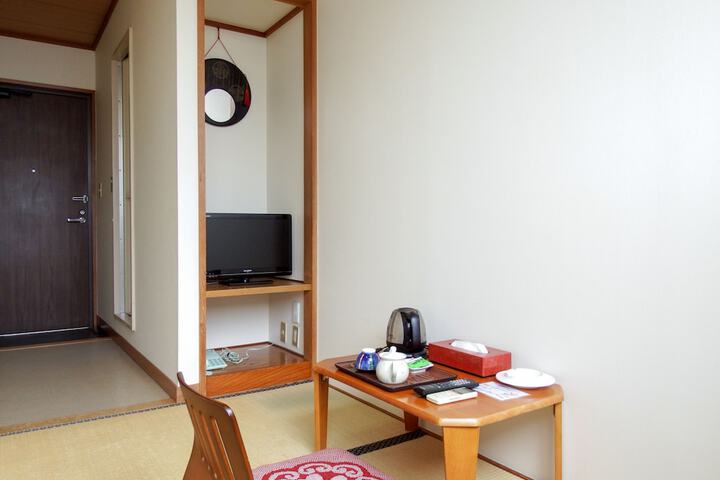 Room 16 of 27