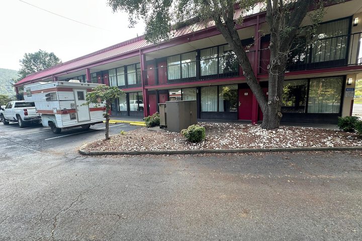 Hotel 82 of 86