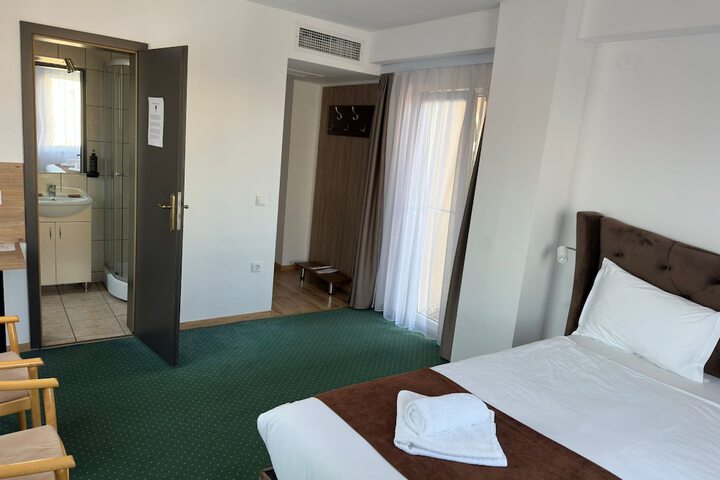 Room 67 of 83