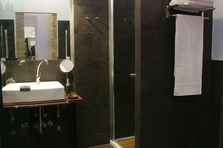 Room 21 of 36
