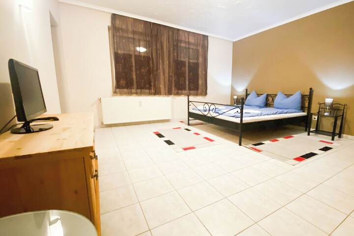 Room 6 of 15