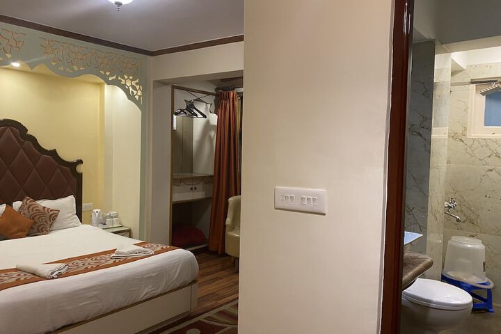 Room 17 of 42