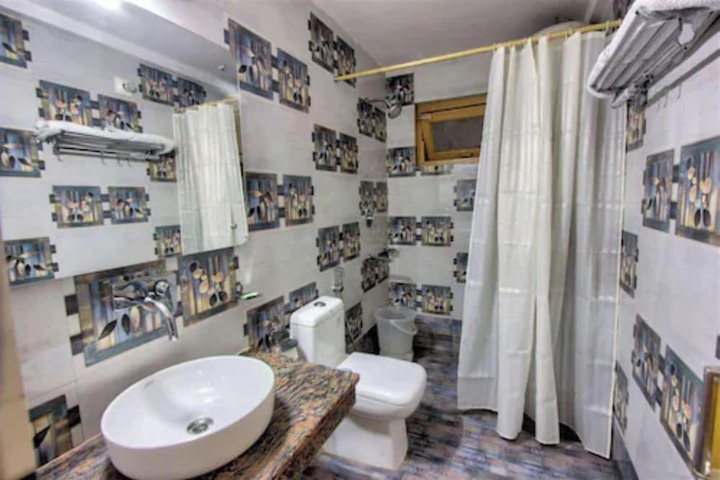 Room 14 of 18