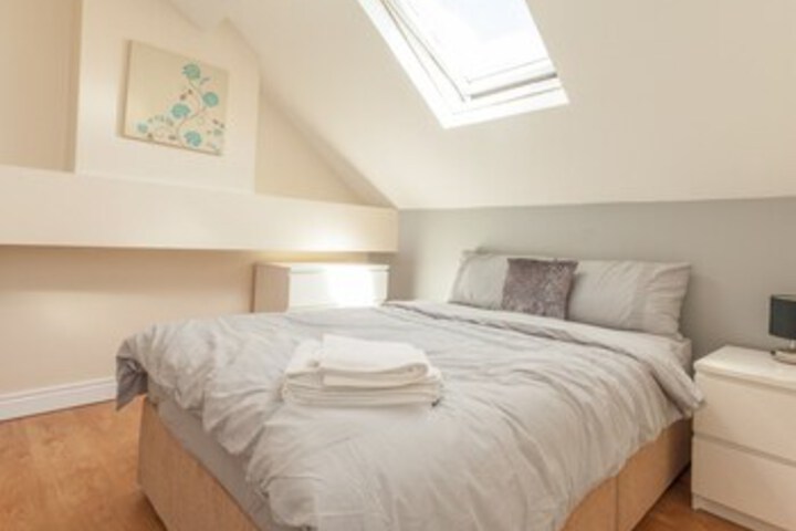 Room 17 of 27