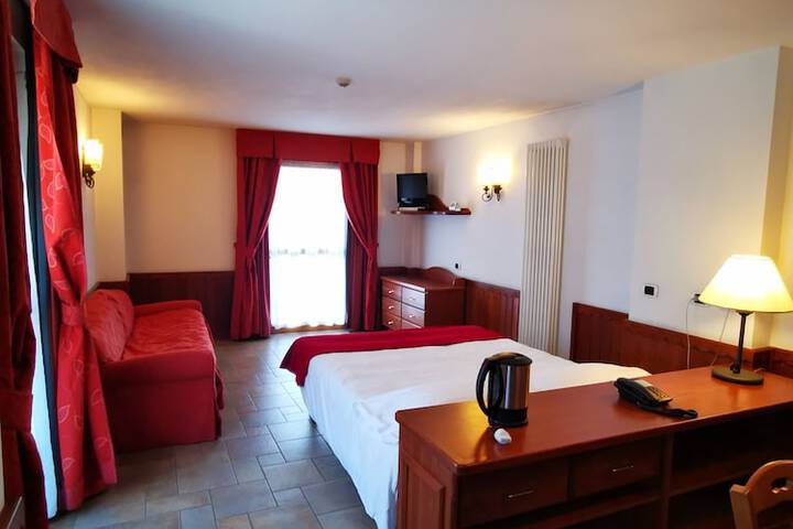 Room 6 of 35
