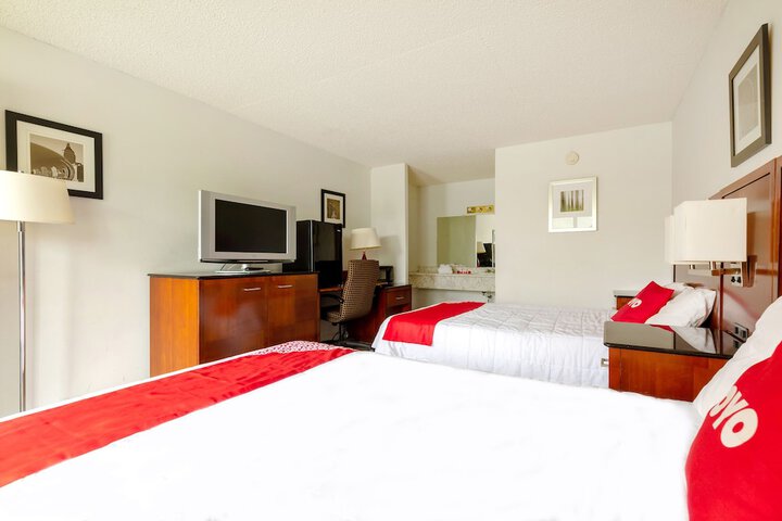 2 Double Beds (23 of 28)