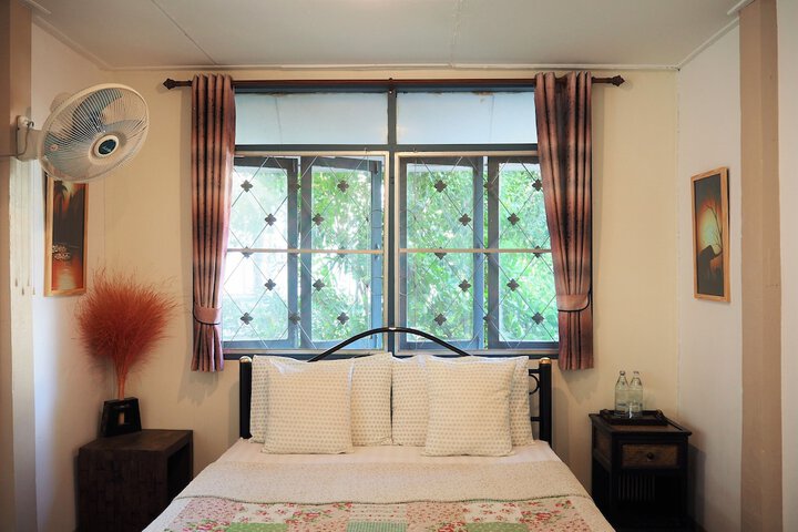 Room 27 of 82