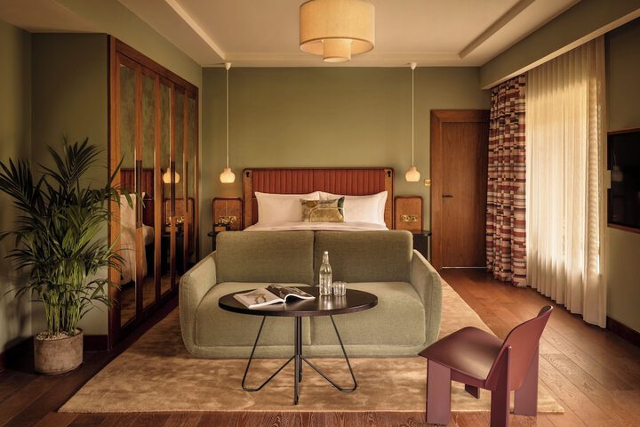 Room 3 of 66