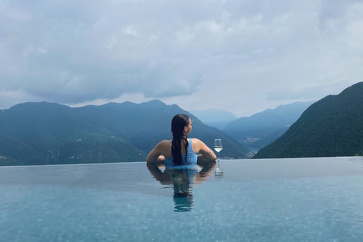 Hotel Pool