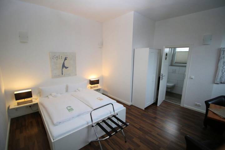 Room 16 of 49