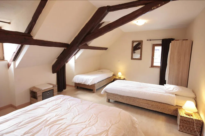 Room 2 of 16