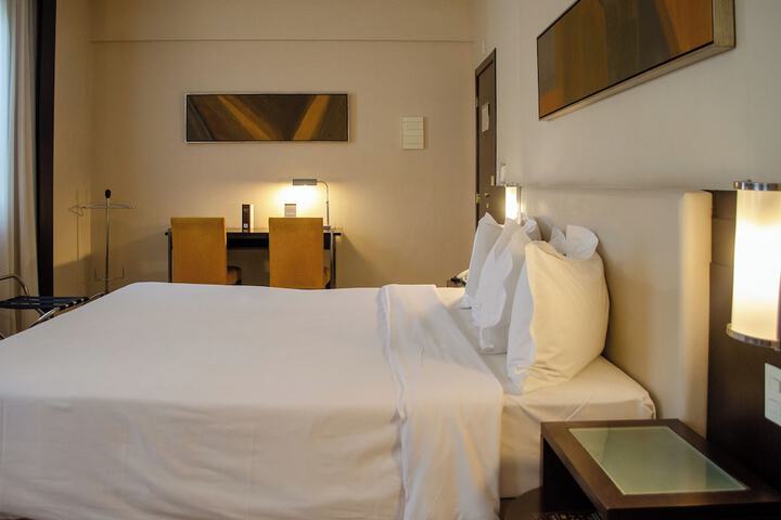 Room 31 of 108