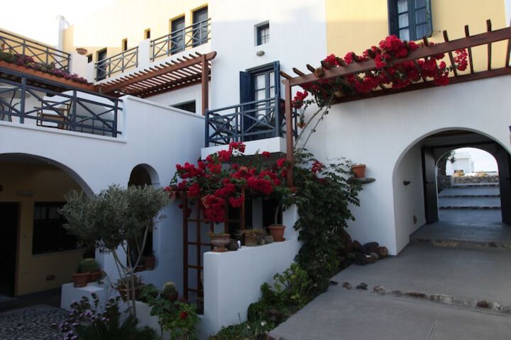 Hotel Exterior 79 of 108