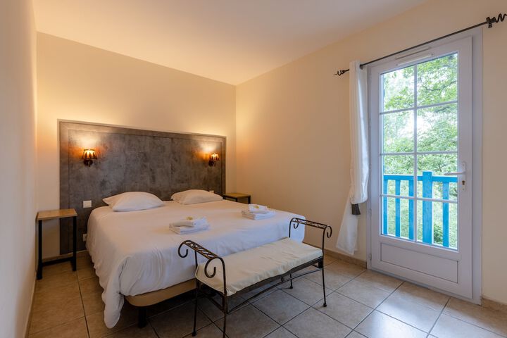 Room 10 of 62