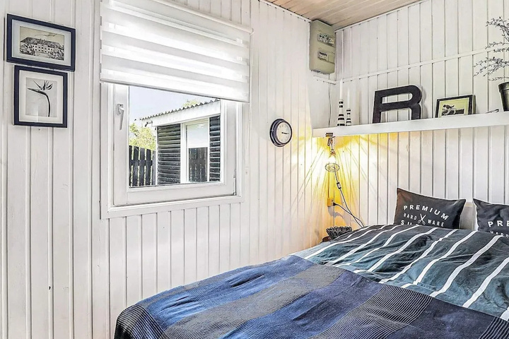 Room 5 of 19