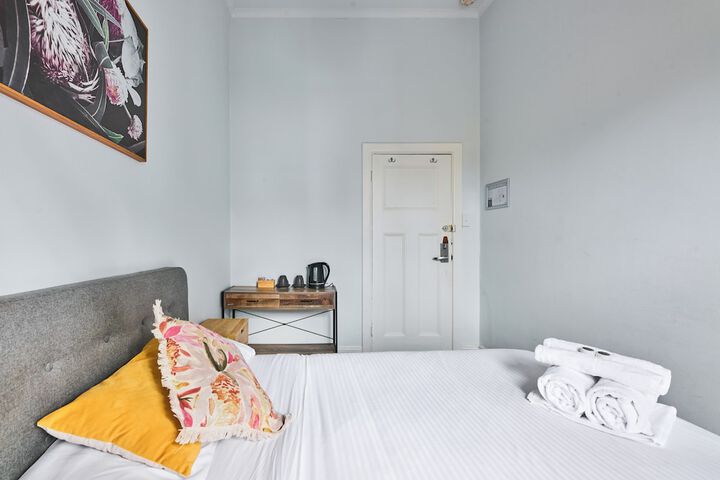 Room 4 of 35